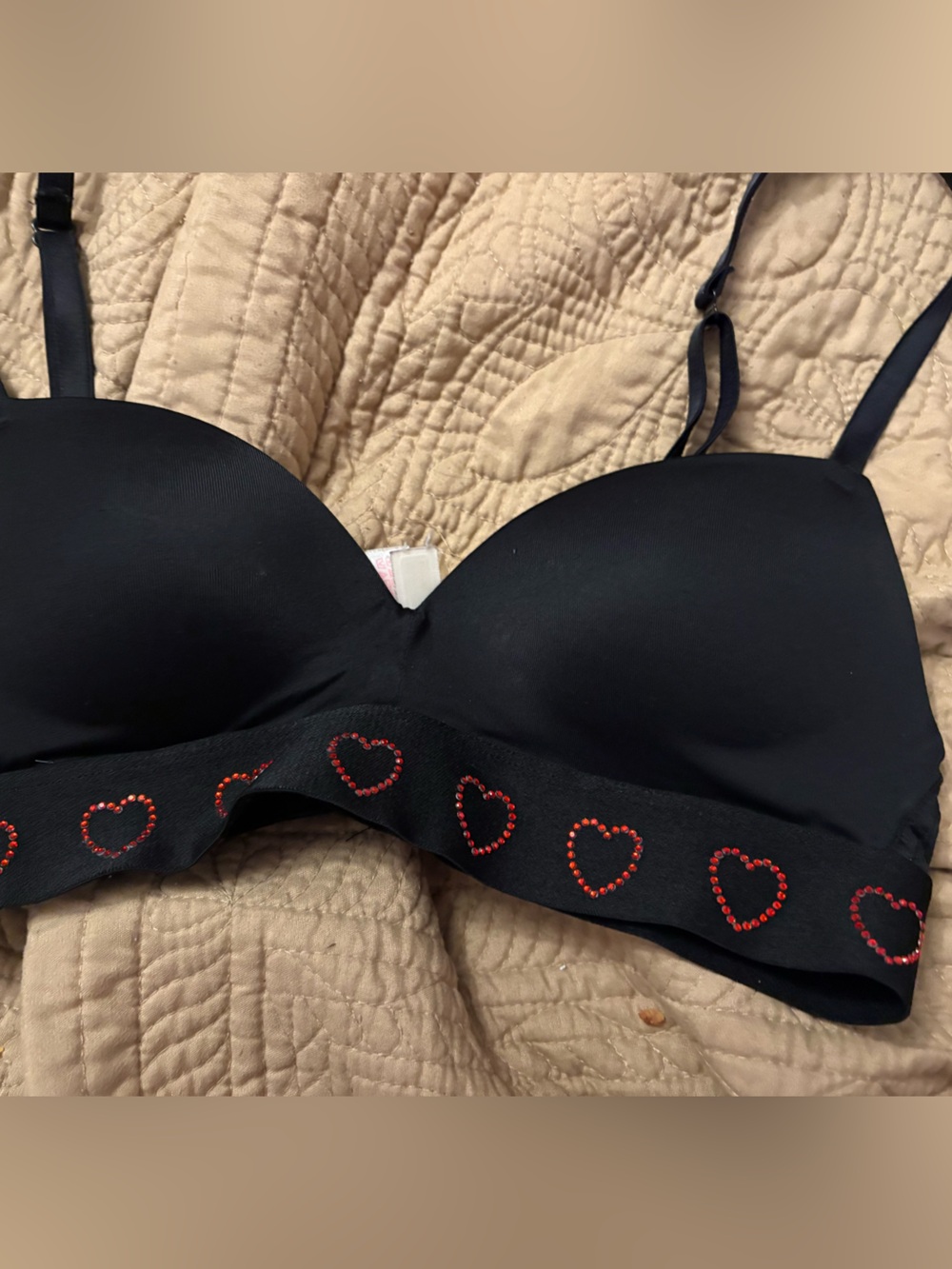 PINK Victoria's Secret Black Wireless T-Shirt Bra with Heart Accents. Size 32A.